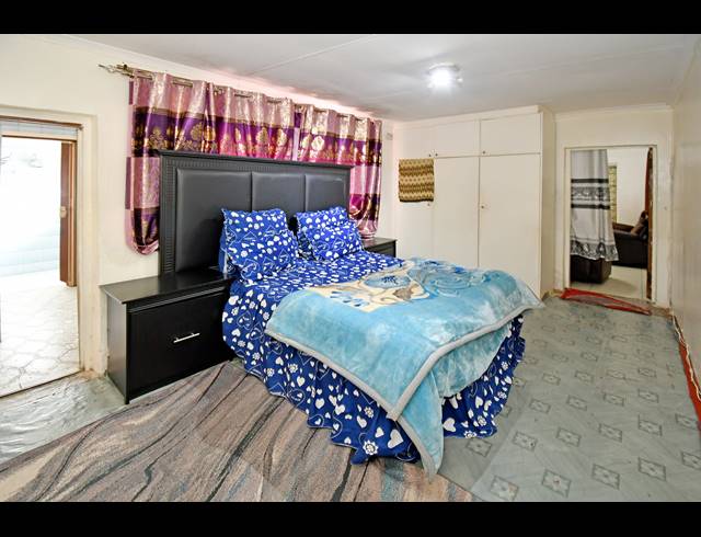 4 BEDROOM HOUSE FOR SALE IN MAYFAIR